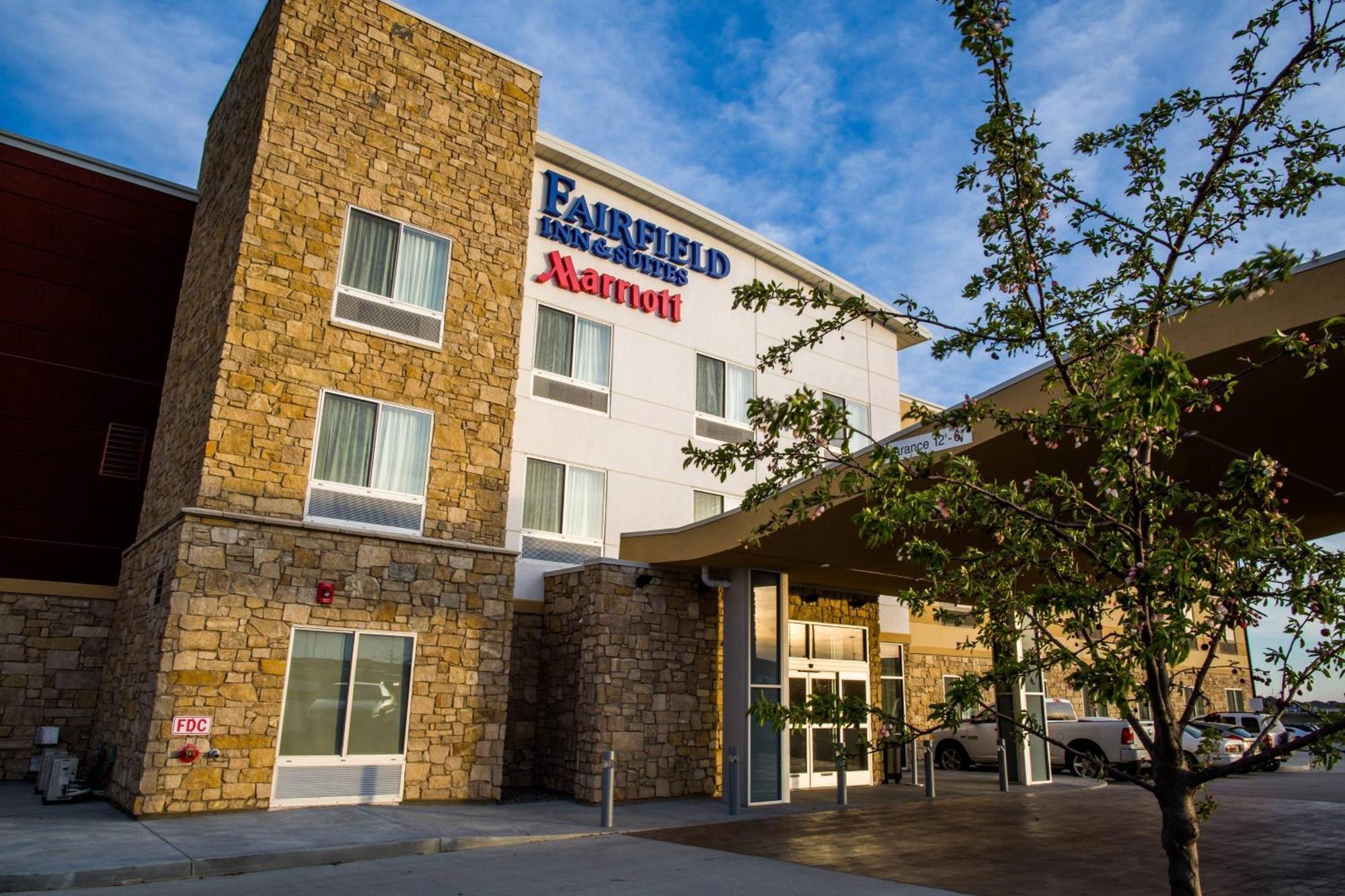 Fairfield Inn & Suites By Marriott Lincoln Southeast Exterior photo