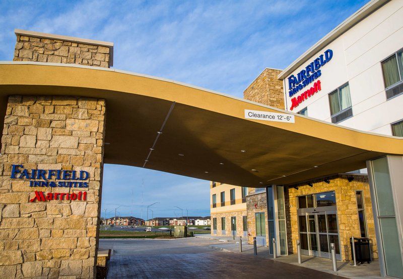Fairfield Inn & Suites By Marriott Lincoln Southeast Exterior photo